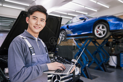 智能设备赋能汽车维修 技术升级与效率革命